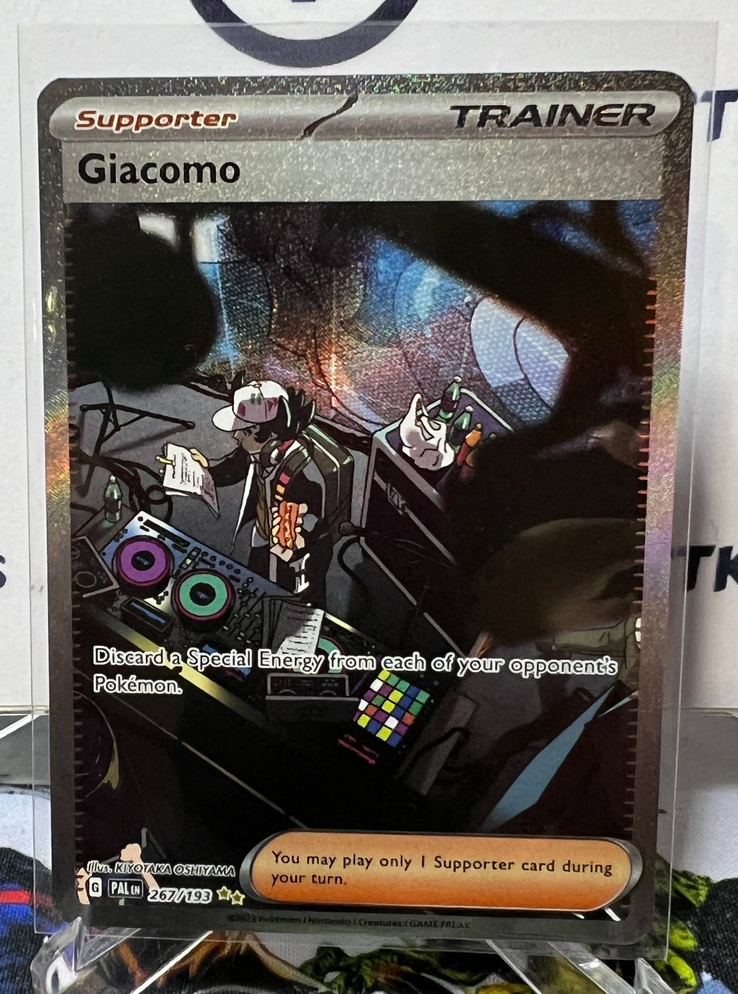 2023 GIACOMO TRAINER ALT ART ILLUSTRATION RARE #267/193 SCARLET & VIOLET PALDEA EVOLVED POKEMON CARD