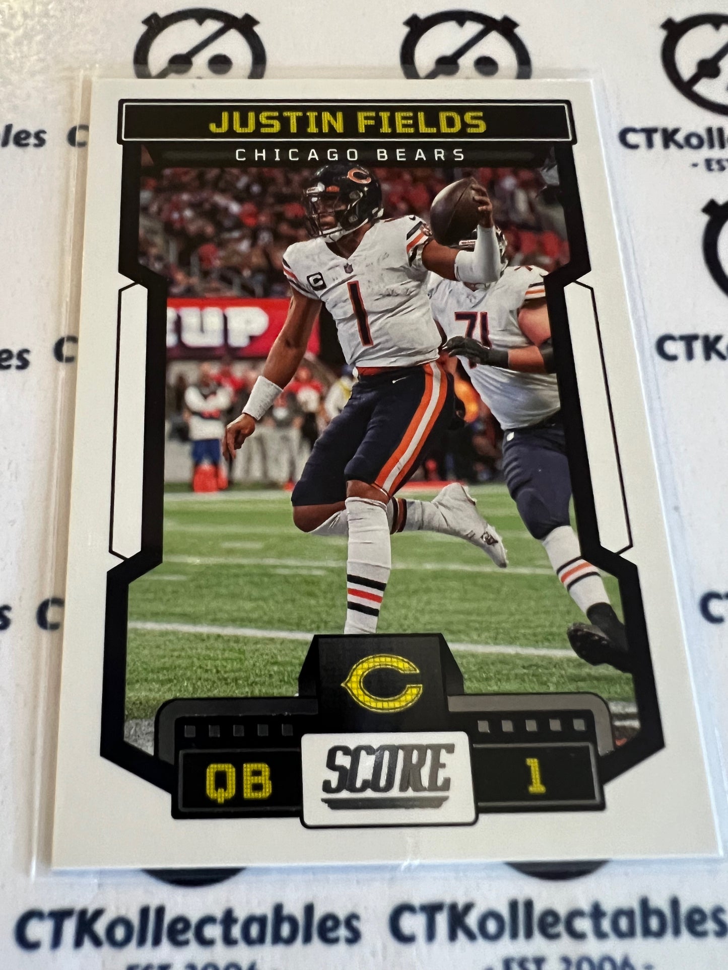 2023 NFL Panini Score Base #99 Justin Fields Bears