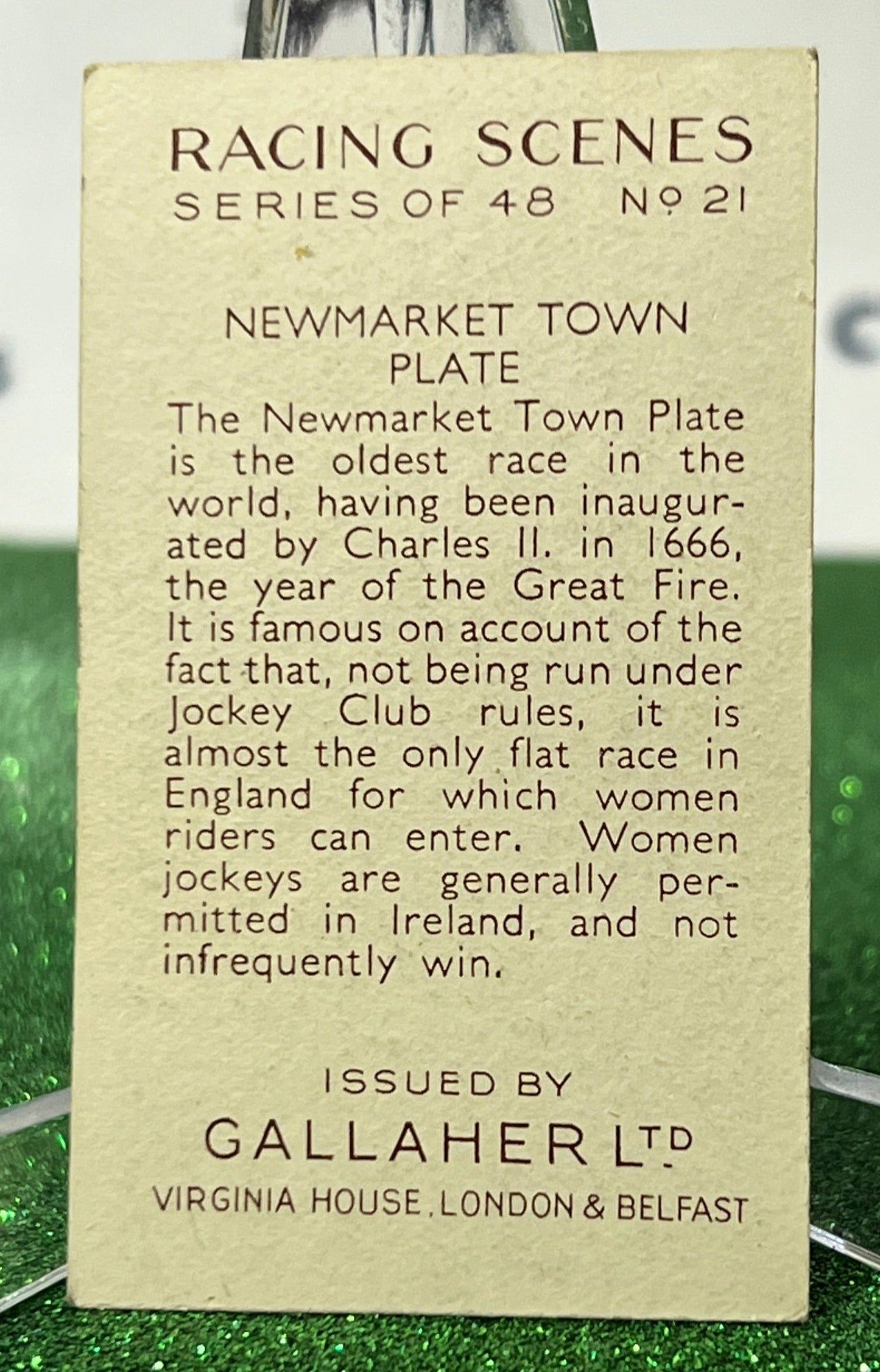 1938 GALLAHER LTD TOBACCO CARD RACING SCENES # 21 NEWMARKET TOWN PLATE HORSE RELATED
