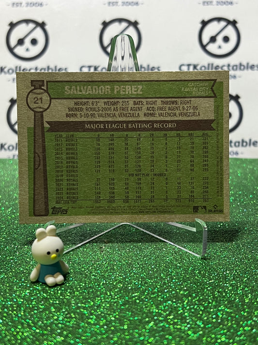 2025 TOPPS HERITAGE SALVADOR PEREZ # 21 KANSAS CITY ROYALS BASEBALL CARD