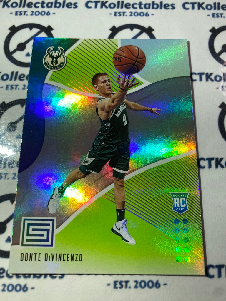 2018-19 NBA Panini Status Donte DiVincenzo Green Rookies 1 #118 Bucks