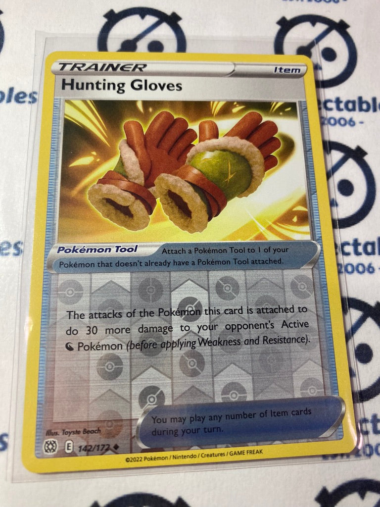 Hunting Gloves Trainer #120/172 Reverse Holo Pokémon Card Brilliant Stars