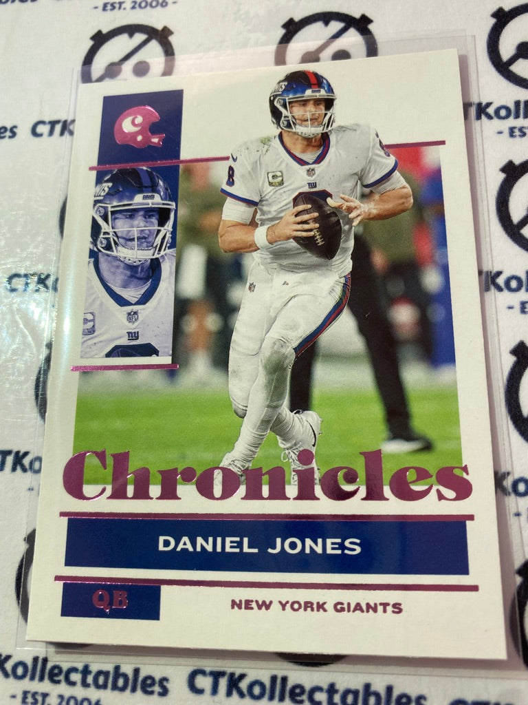 2021 NFL Chronicles Base Daniel Jones Pink #65 Giants