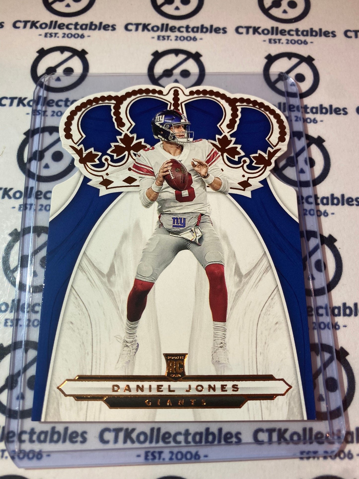 2019 NFL Panini Chronicles Crown Royale Daniel Jones RC #CR-3 Giants
