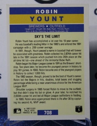1992 FLEER  ROBIN YOUNT # 708 MILWAUKEE BREWERS  BASEBALL CARD