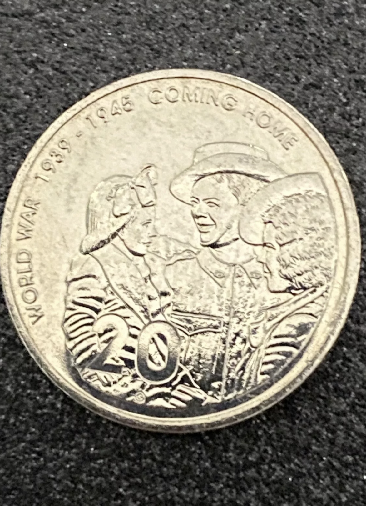 Australian 20 Cent Error Coin 2005 WORLD WAR 1939 - 1945 COMING HOME Double Struck Double Queen’s Face VF+ RARE