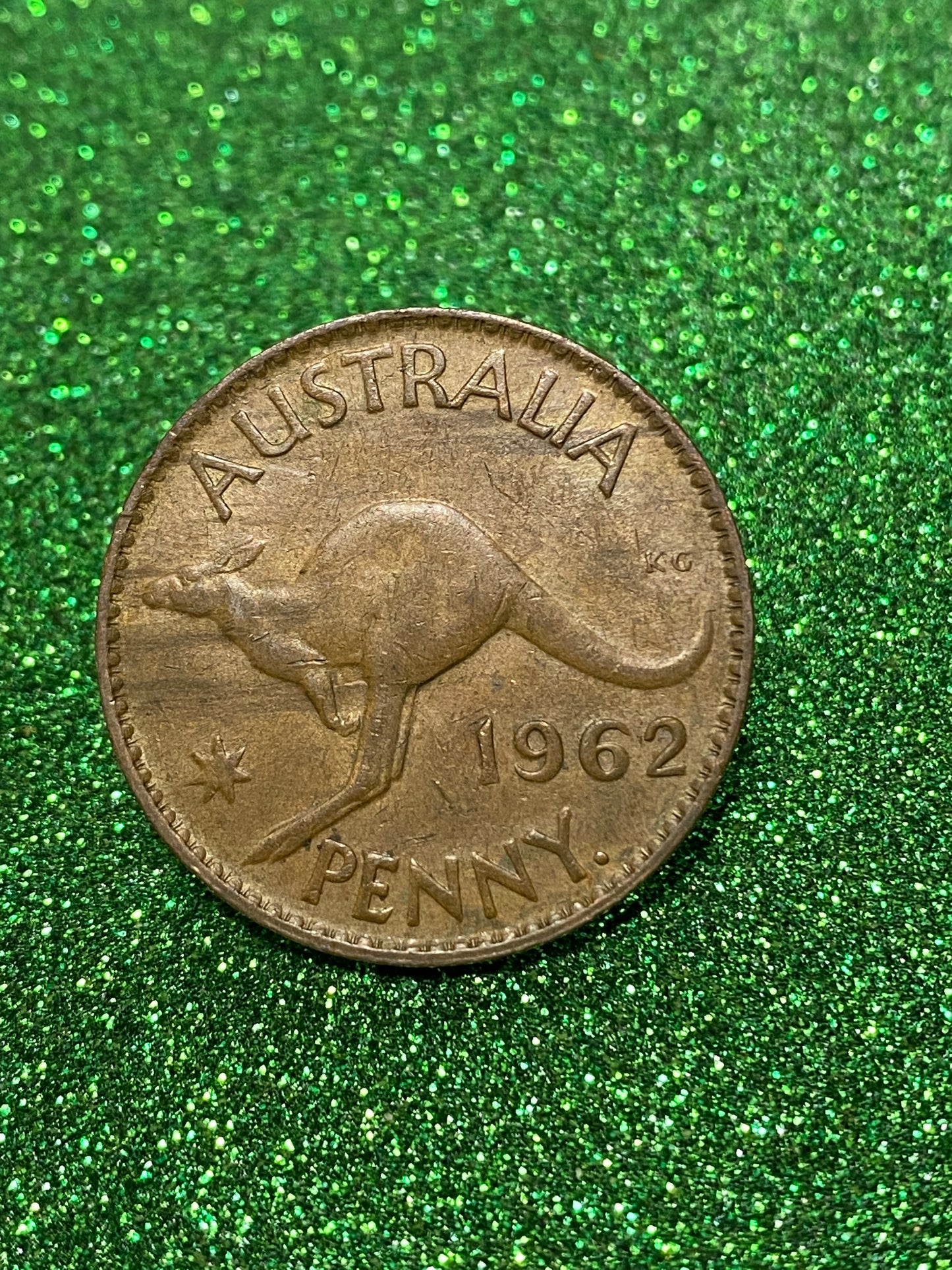 Australian 1 Cent LARGE PENNY COIN 1962 Queen Elizabeth F/VF CONDITION