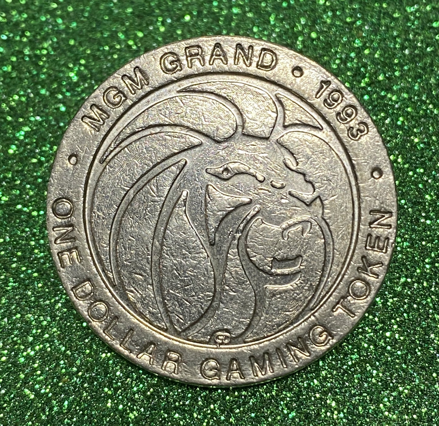 UNITED STATES CASINO ONE DOLLAR GAMING TOKEN COIN VF/VF+ CONDITION LAS VEGAS NV 1993