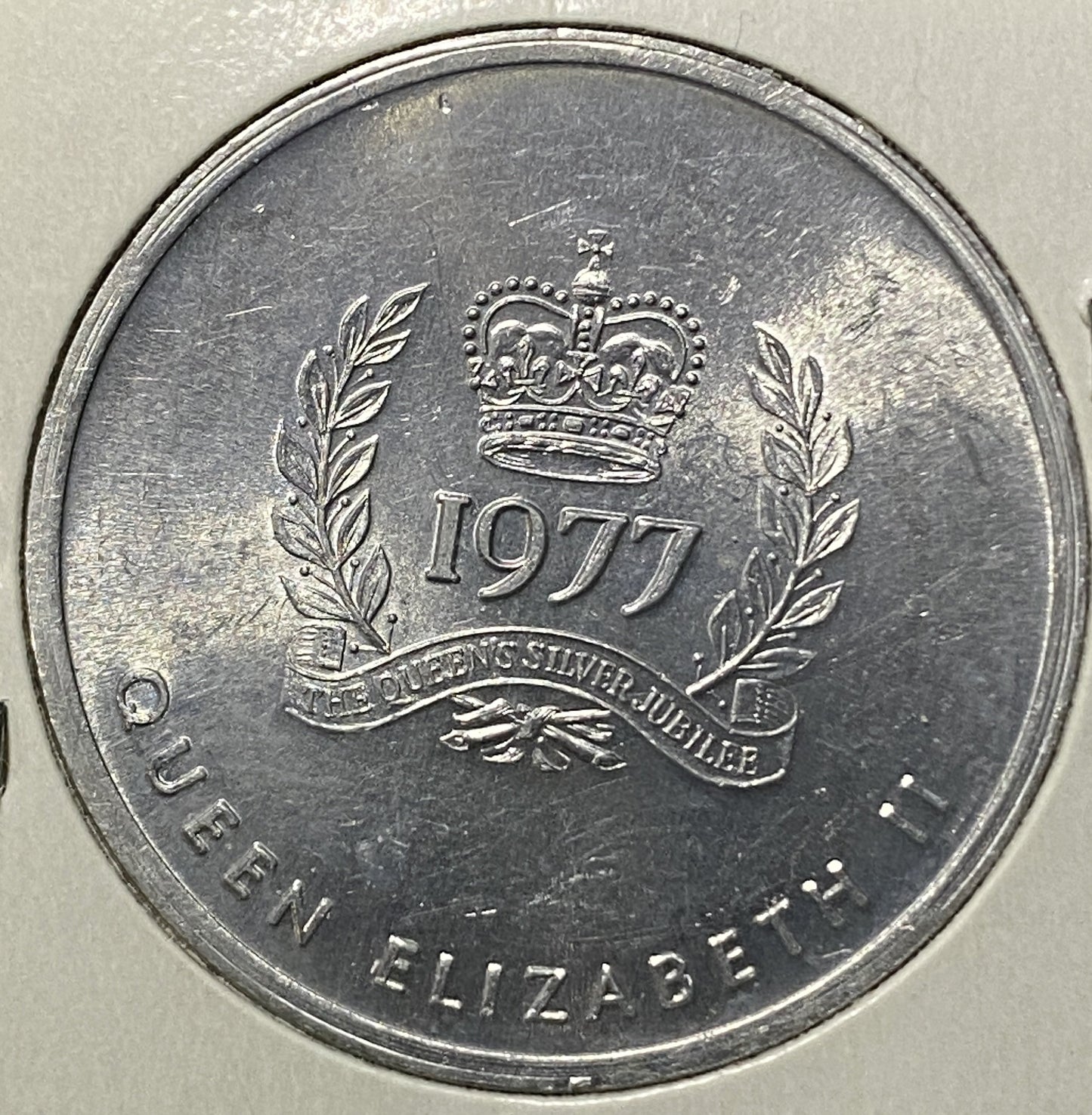 CANADIAN COMMEMORATIVE TOKEN COIN BRITISH COLUMBIA QUEEN ELIZABETH SILVER JUBILEE 1977 (VF/AU)