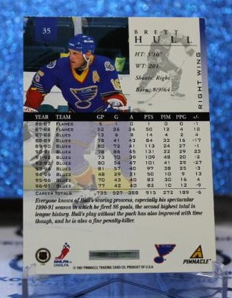 BRETT HULL # 35 PINNACLE 1997-98 ST. LOUIS BLUES NHL HOCKEY TRADING CARD