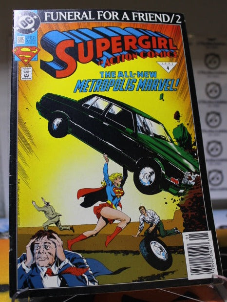 SUPERGIRL IN ACTION COMICS # 685 DC FUNERAL FOR A FRIEND / 2 COMIC BOOK 1993
