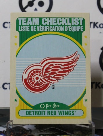 2021-22 O-PEE-CHEE TEAM CHECKLIST # 561 RETRO DETROIT RED WINGS NHL HOCKEY TRADING CARD