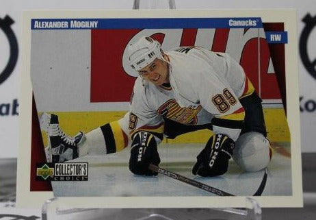 ALEXANDER MOGILNY # 256 UPPER DECK 1997-98 VANCOUVER CANUCKS NHL HOCKEY TRADING CARD