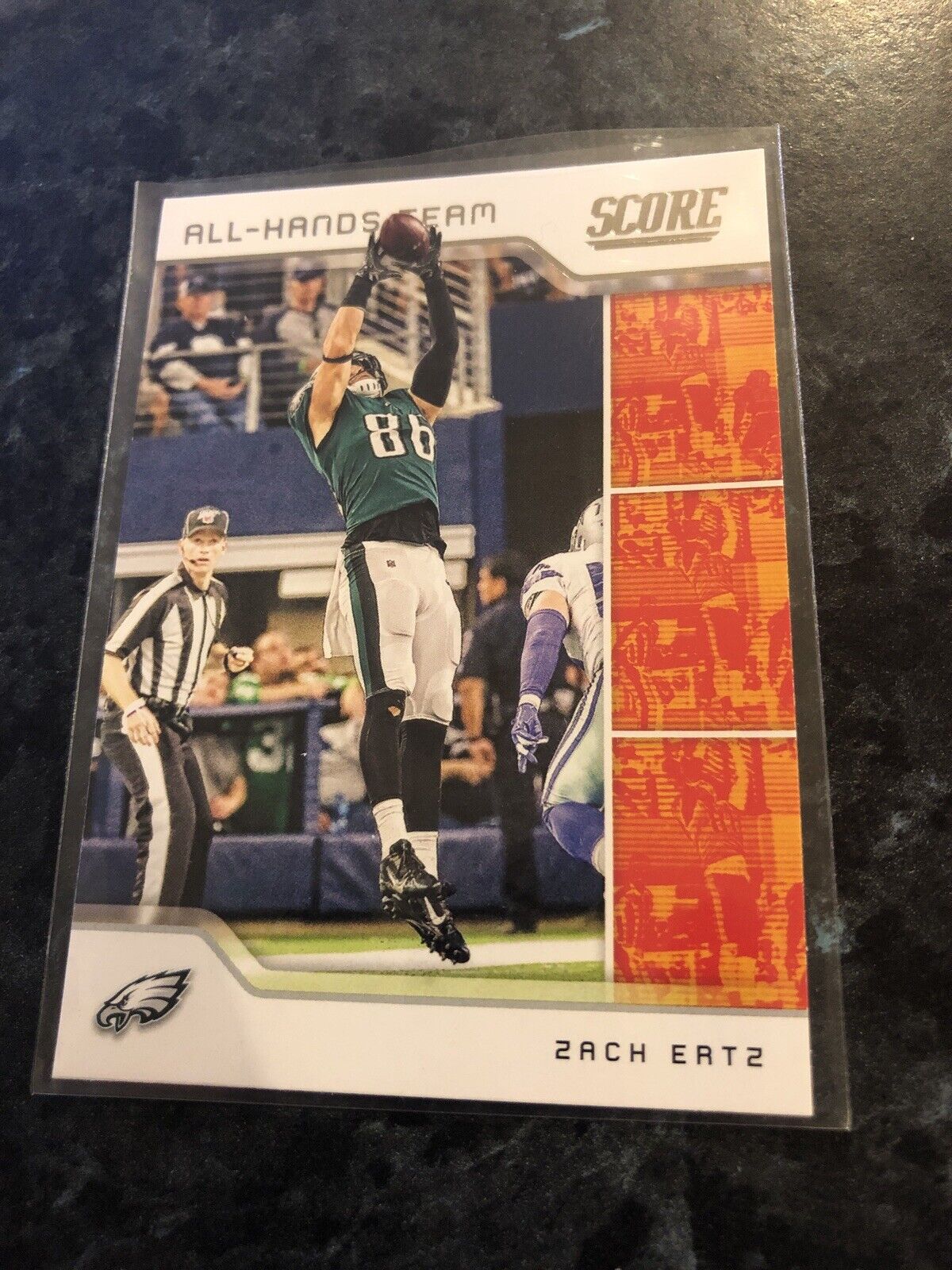 2020 NFL Panini SCORE All-Hands Team Zach Ertz AHT-ZE Eagles