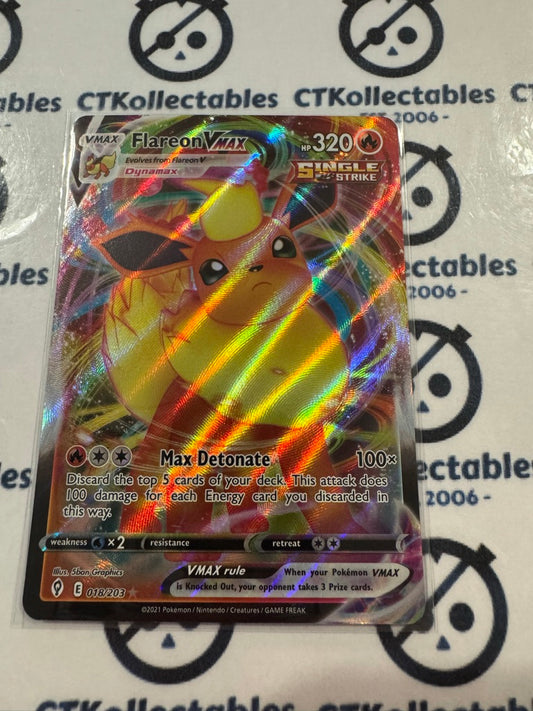 Flareon Vmax #018/203 Ultra Rare Pokémon Card Evolving Skies