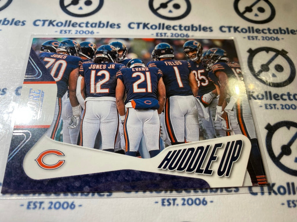 2023 NFL Panini Score Chicago Bears "Huddle Up" #13