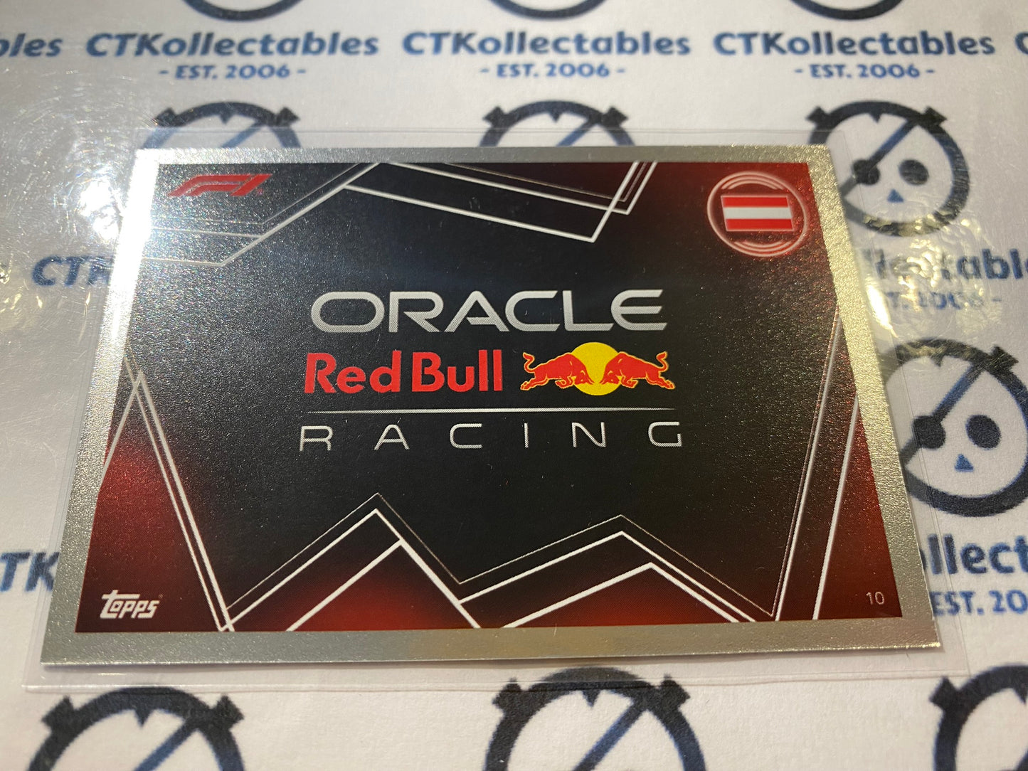 2023 Topps Turbo Attax F1 Attax Oracle Red Bull Racing #10 Team Logo Foil