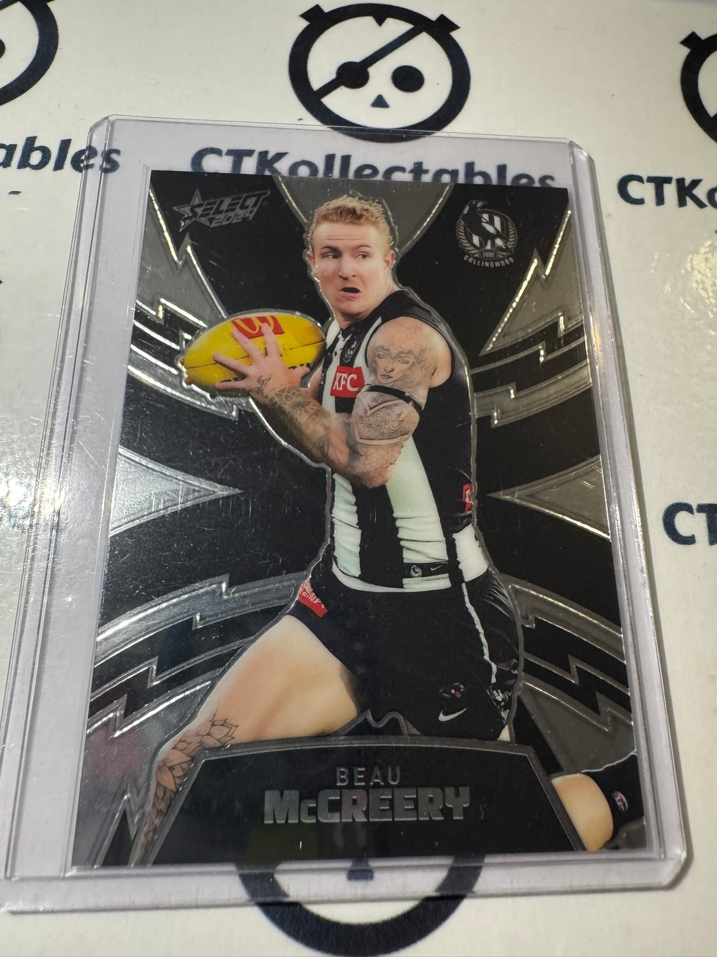 2024 AFL Footy Stars Luminous Thunderbolt LT80 Beau McCreery #081/599 Magpies