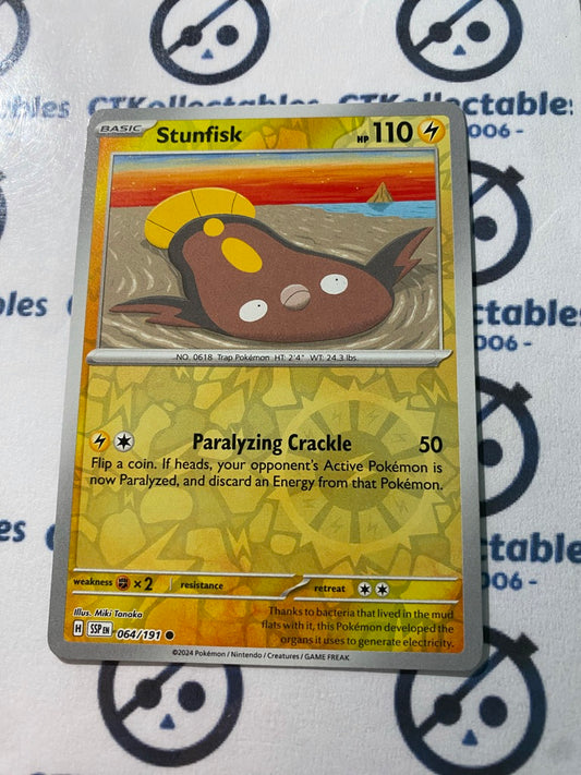 Stunfisk Reverse Holo #064/191 Surging Sparks Pokémon TCG 2024