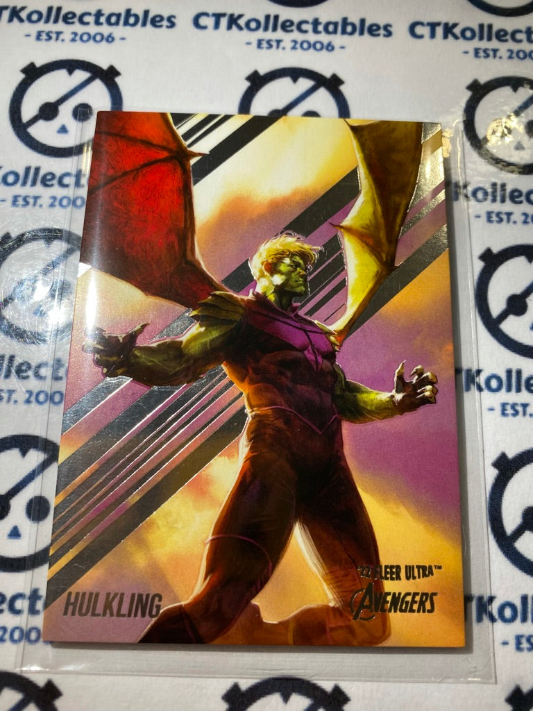 2022 Fleer Ultra Avengers Base Hulking #31 Marvel