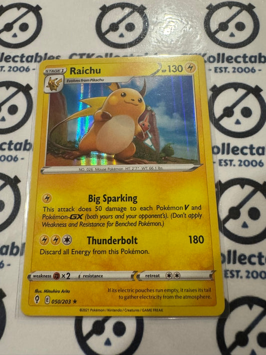 Raichu Holo Rare #050/203 Ultra Rare Pokémon Card Evolving Skies