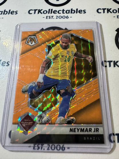 2021-22 Soccer Mosaic FIFA Newmar Jr Orange Fluorescent Prizm #158 Brasil
