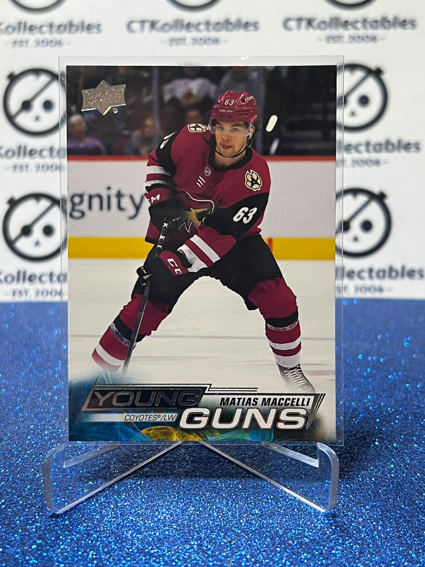 2022-23 UPPER DECK MATIAS MACCELLI # 216 YOUNG GUNS RC ARIZONA COYOTES HOCKEY CARD
