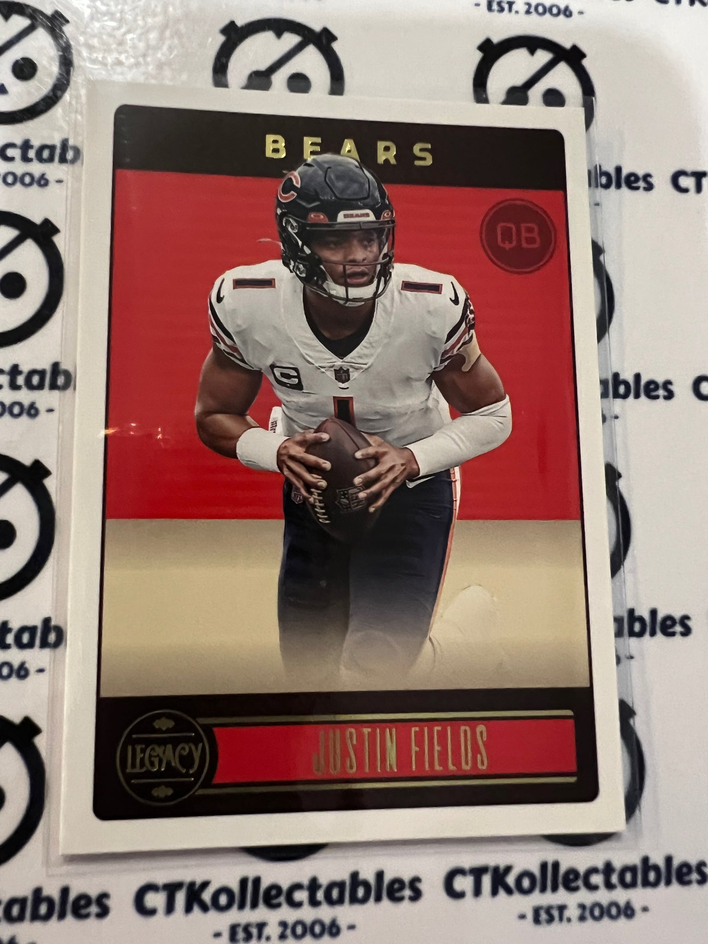 2023 NFL Panini Legacy Base #15 Justin Fields Bears