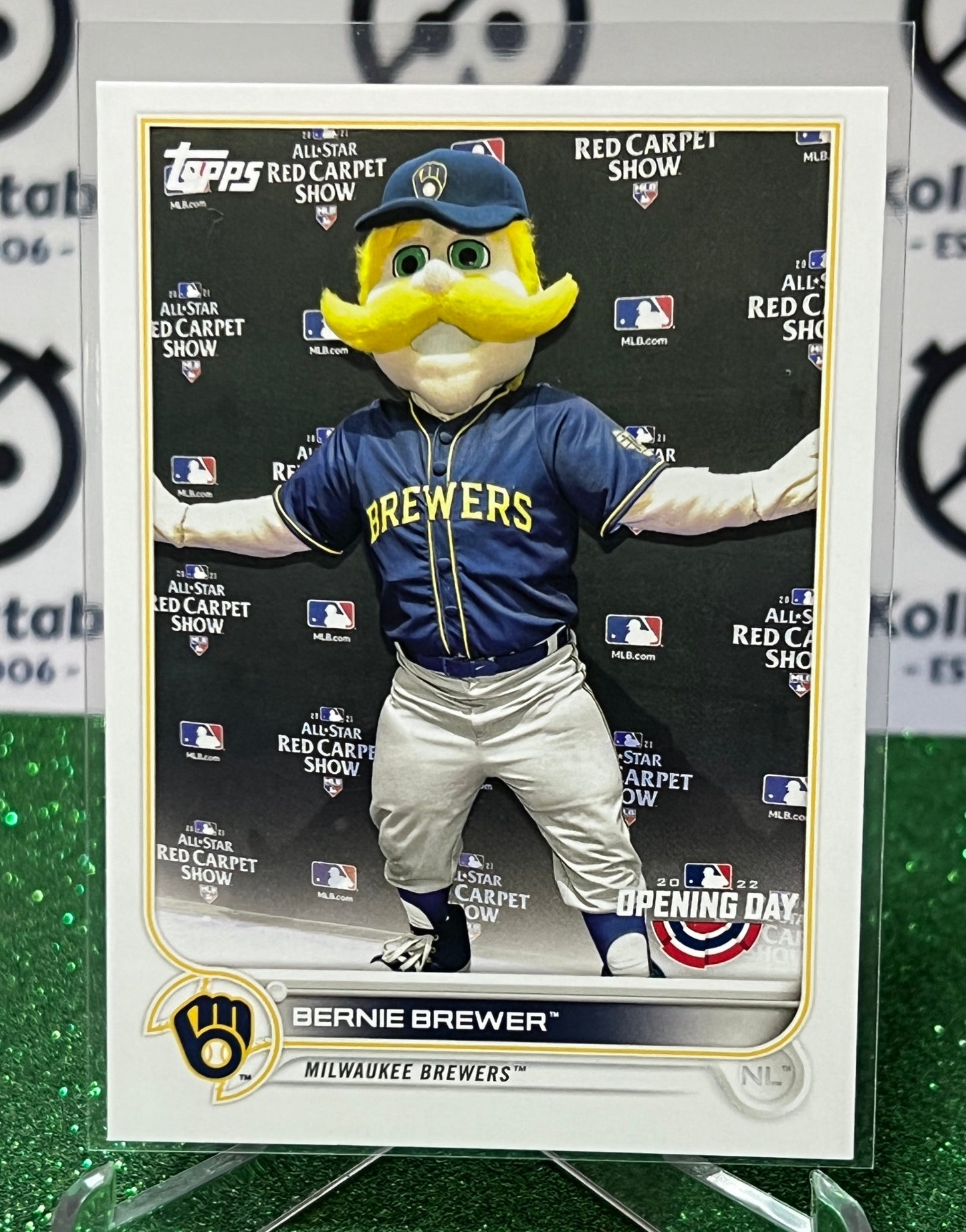 2022 TOPPS  OPENING DAY BERNIE BREWER # M-23  MASCOT MILWAUKEE BREWERS  BASEBALL CARD