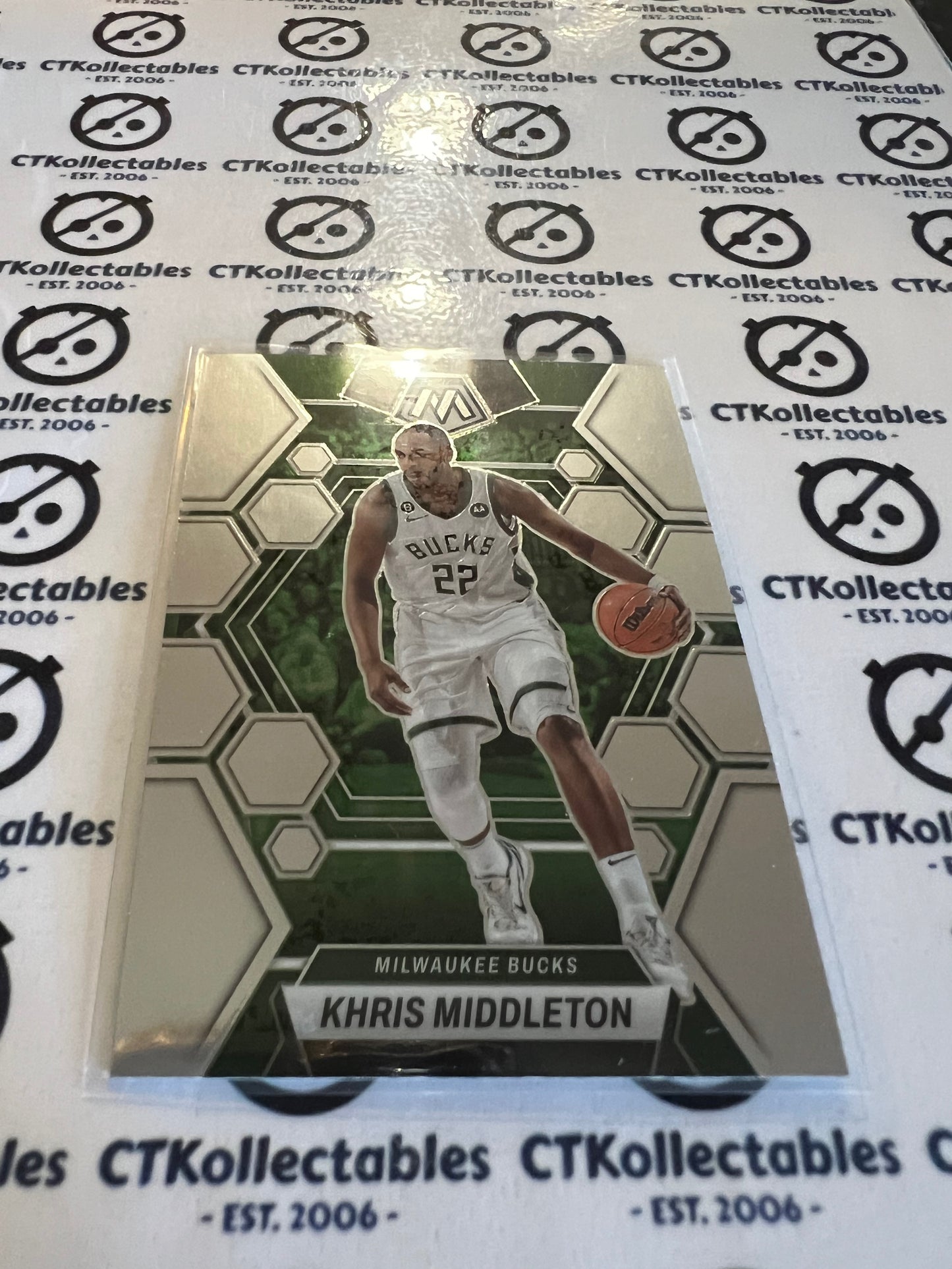 2022-23 Panini NBA Mosaic Base #66 Khris Middleton Bucks