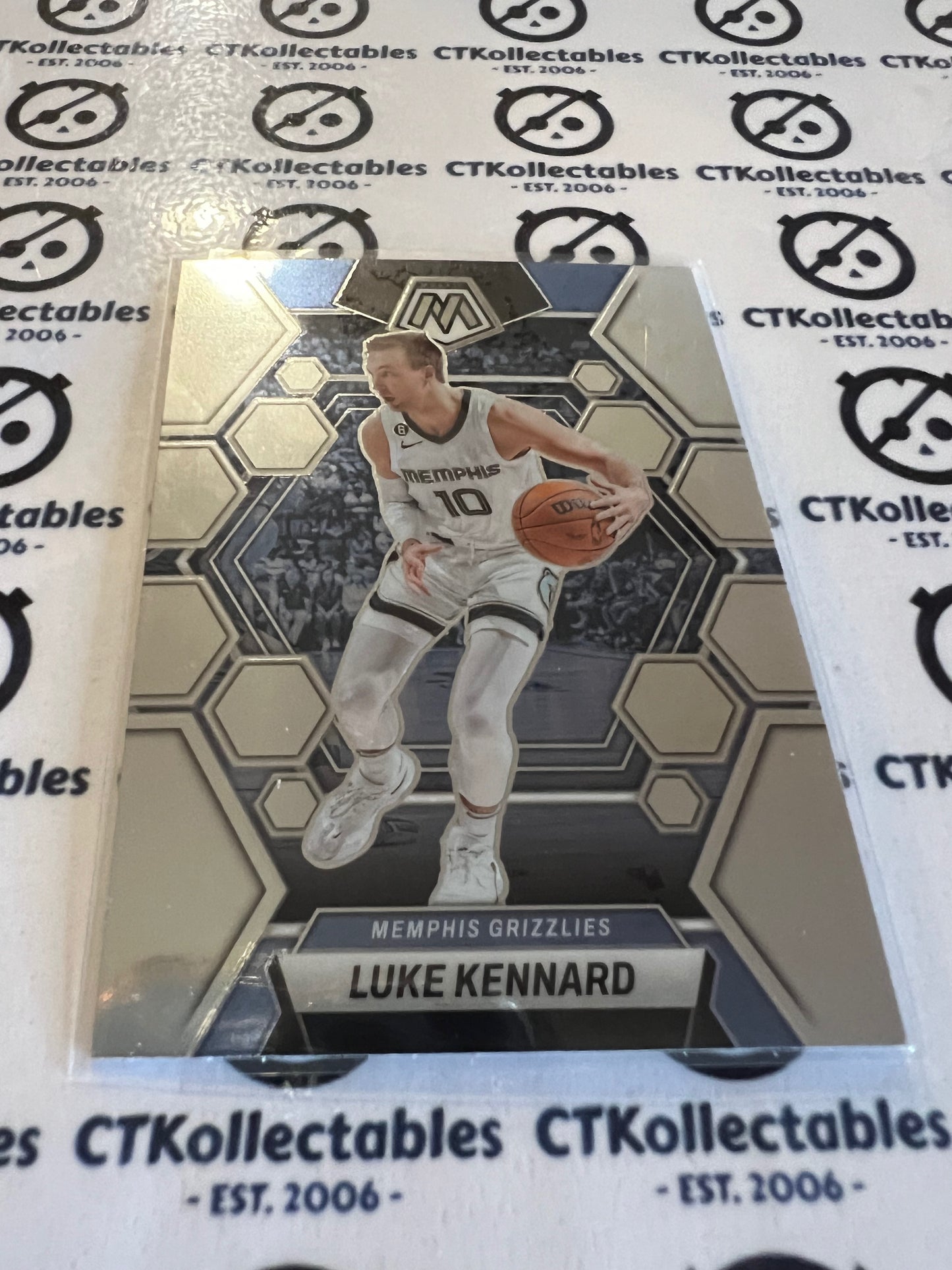 2022-23 Panini NBA Mosaic Base #73 Luke Kennard Grizzlies