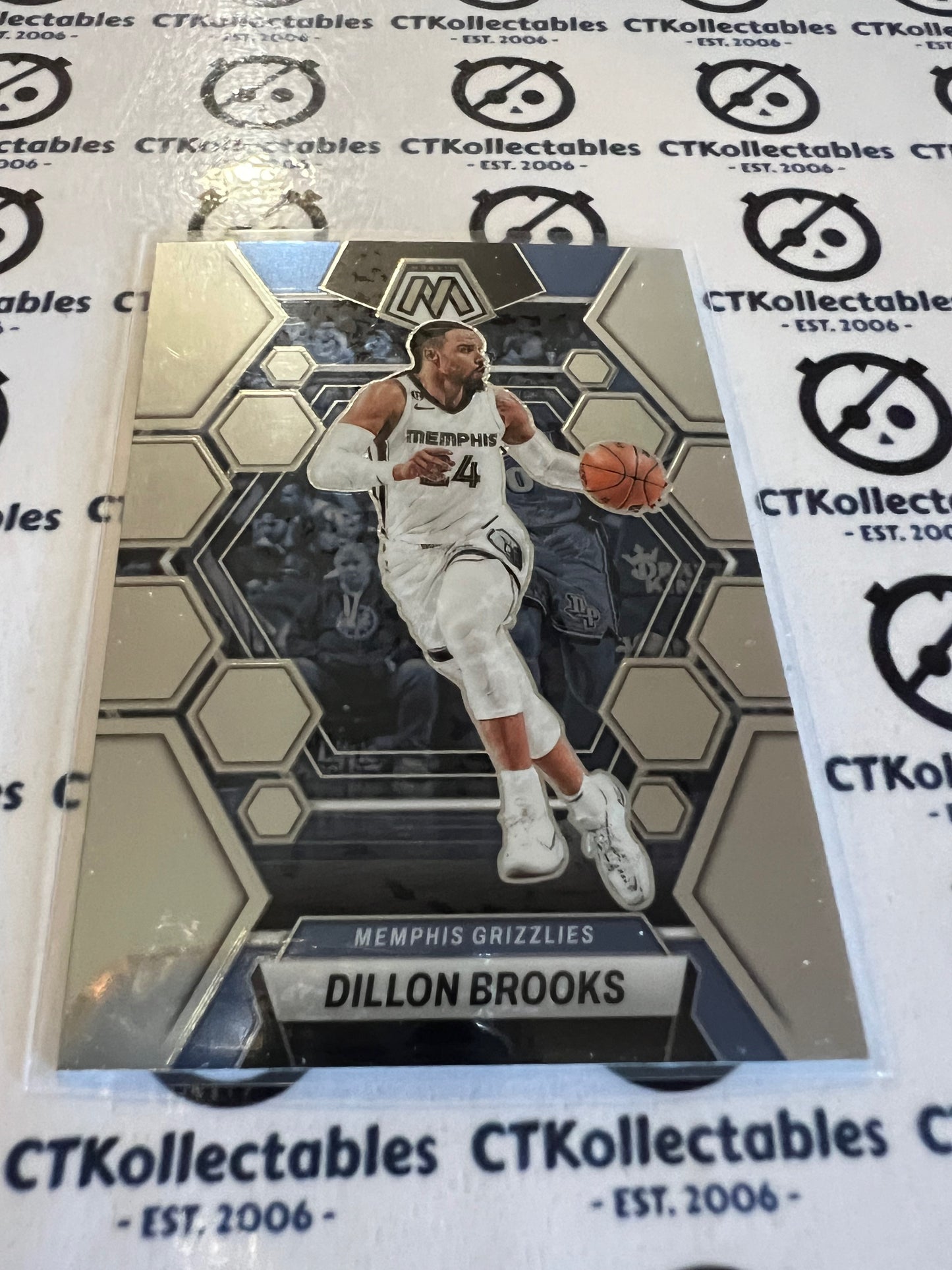 2022-23 Panini NBA Mosaic Base #189 Dillon Brooks Grizzlies