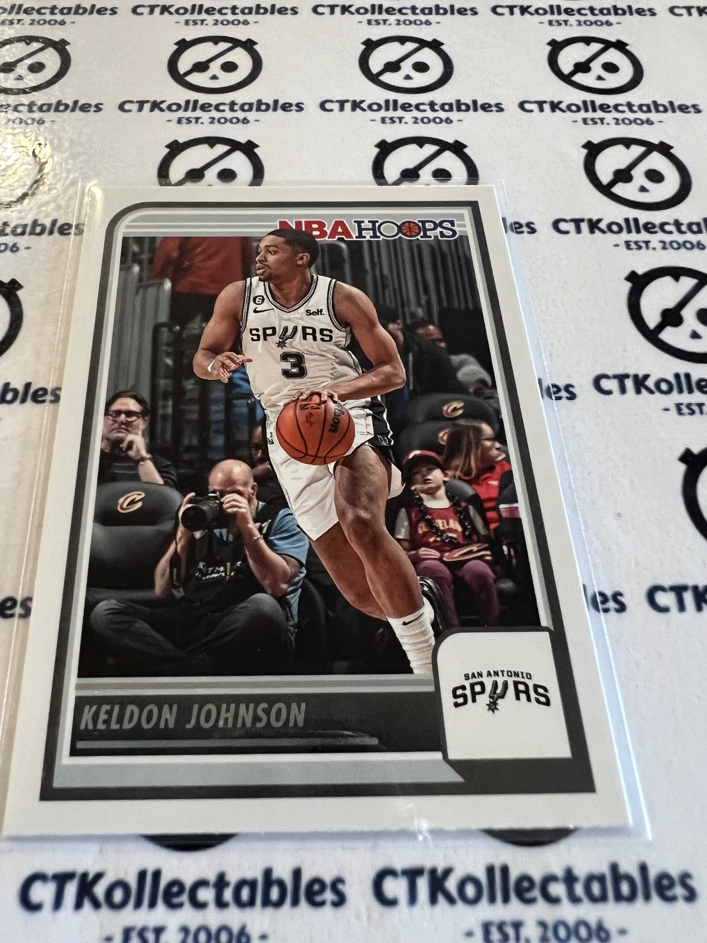 2023-24 Panini NBA HOOPS Base #17 Keldon Johnson Spurs