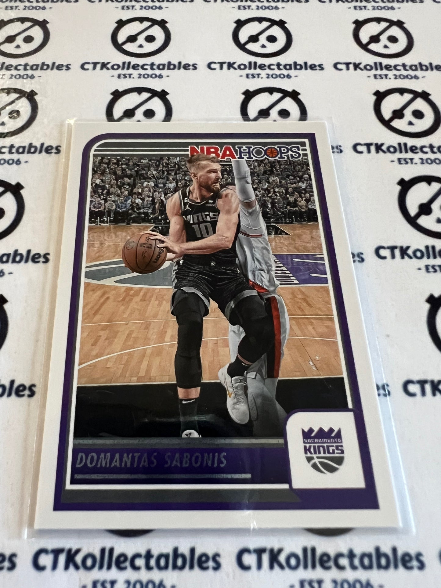 2023-24 Panini NBA HOOPS Base #211 Domantas sabonis Kings