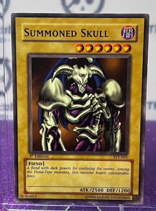 YU-GI-OH!  SUMMONED SKULL # SYE-005 COMMON 1ST EDITION CARD