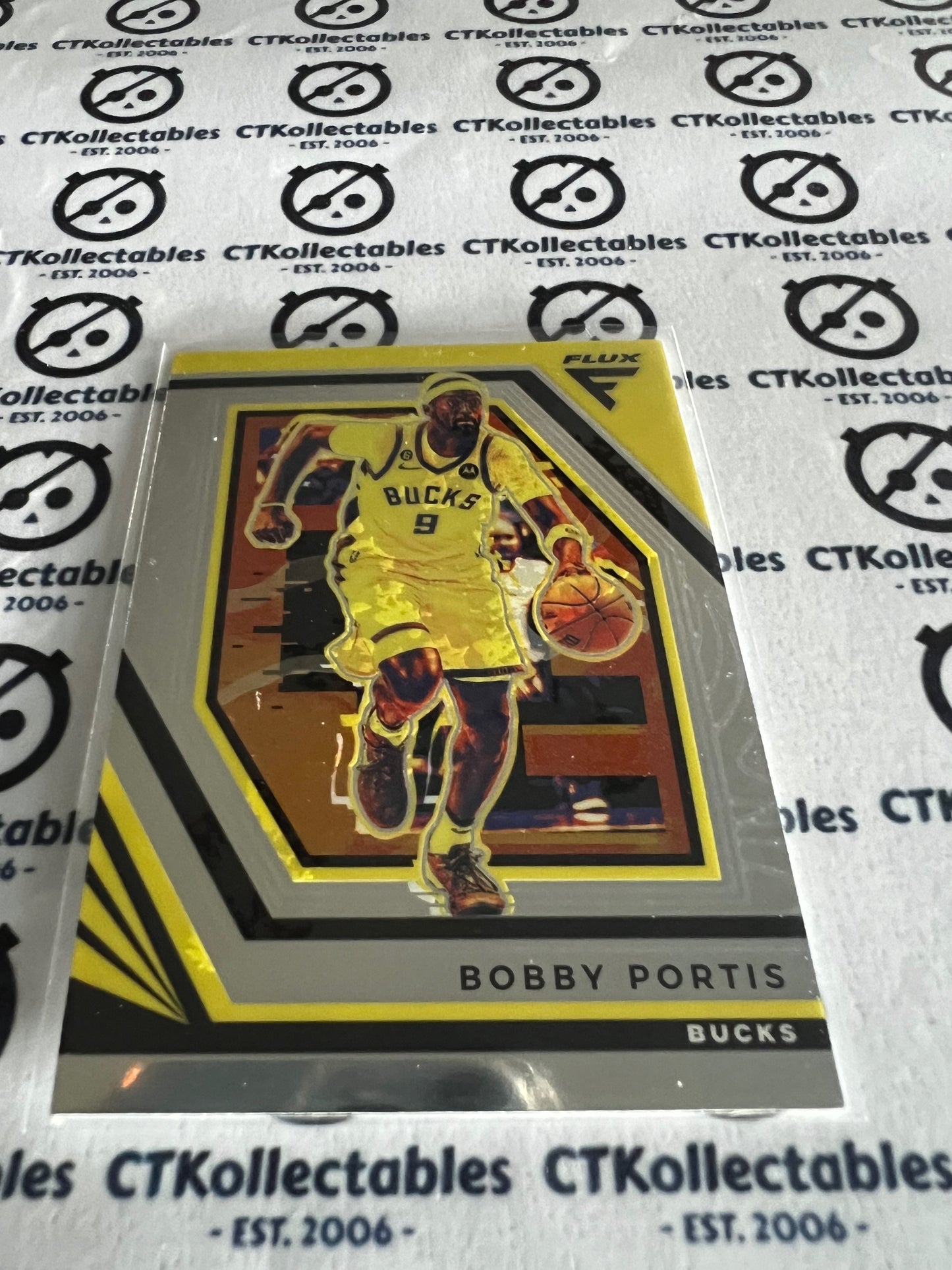 2022-23 NBA Panini FLUX Base 2 Bobby Portis Bucks