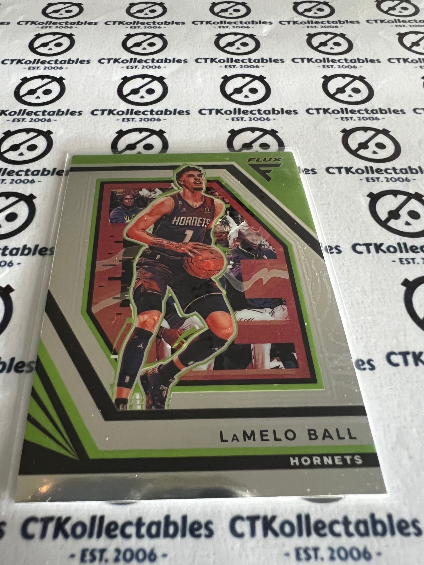 2022-23 NBA Panini FLUX Base 41 LaMelo Ball Hornets