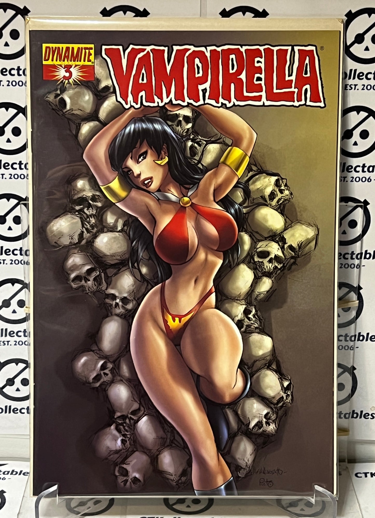 VAMPIRELLA # 3  ALE GARZA VARIANT HTF DYNAMITE COMIC BOOK 2011