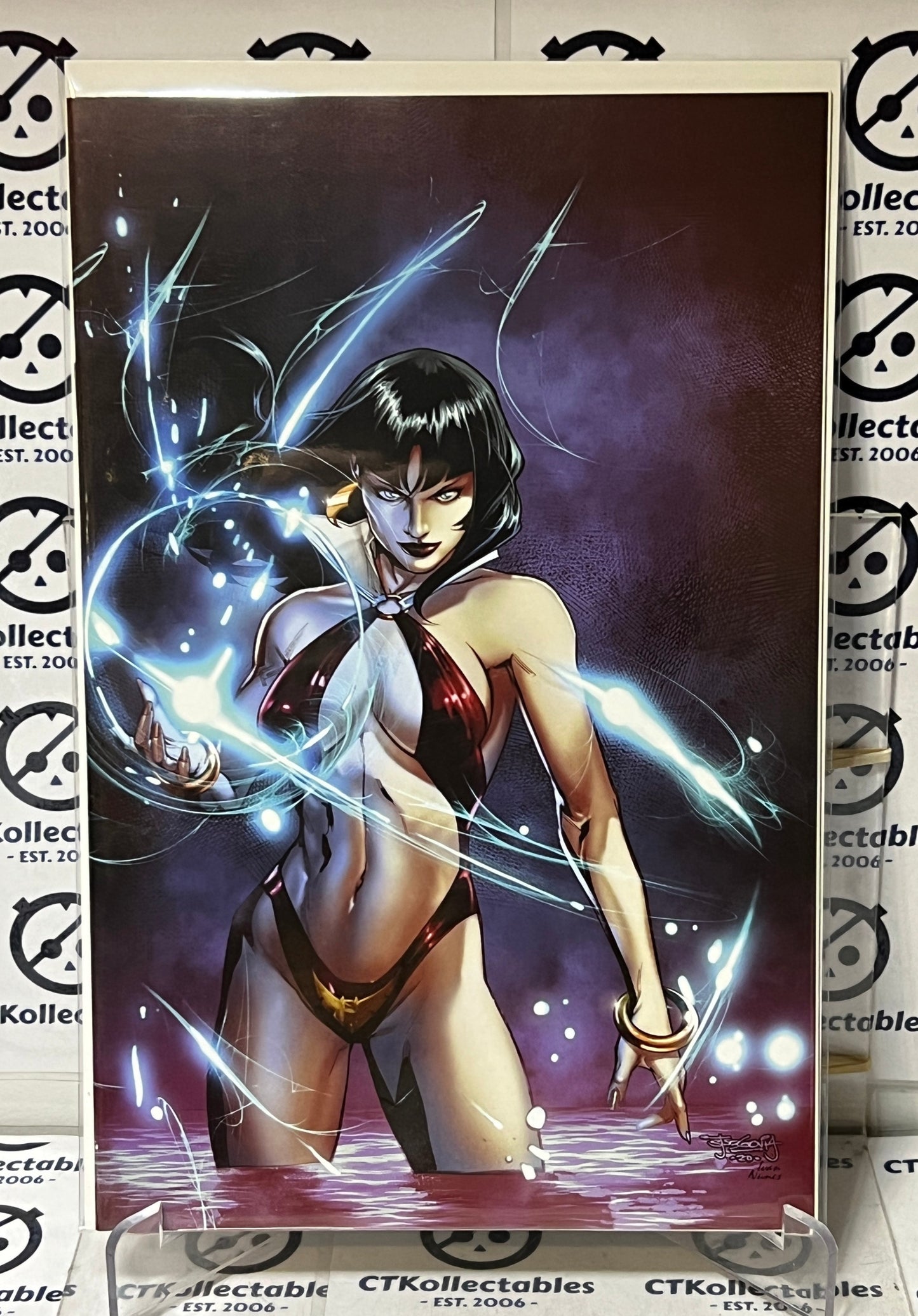 VENGEANCE OF VAMPIRELLA  # 8 SEGOVIA VIRGIN VARIANT  DYNAMITE COMICS 2020