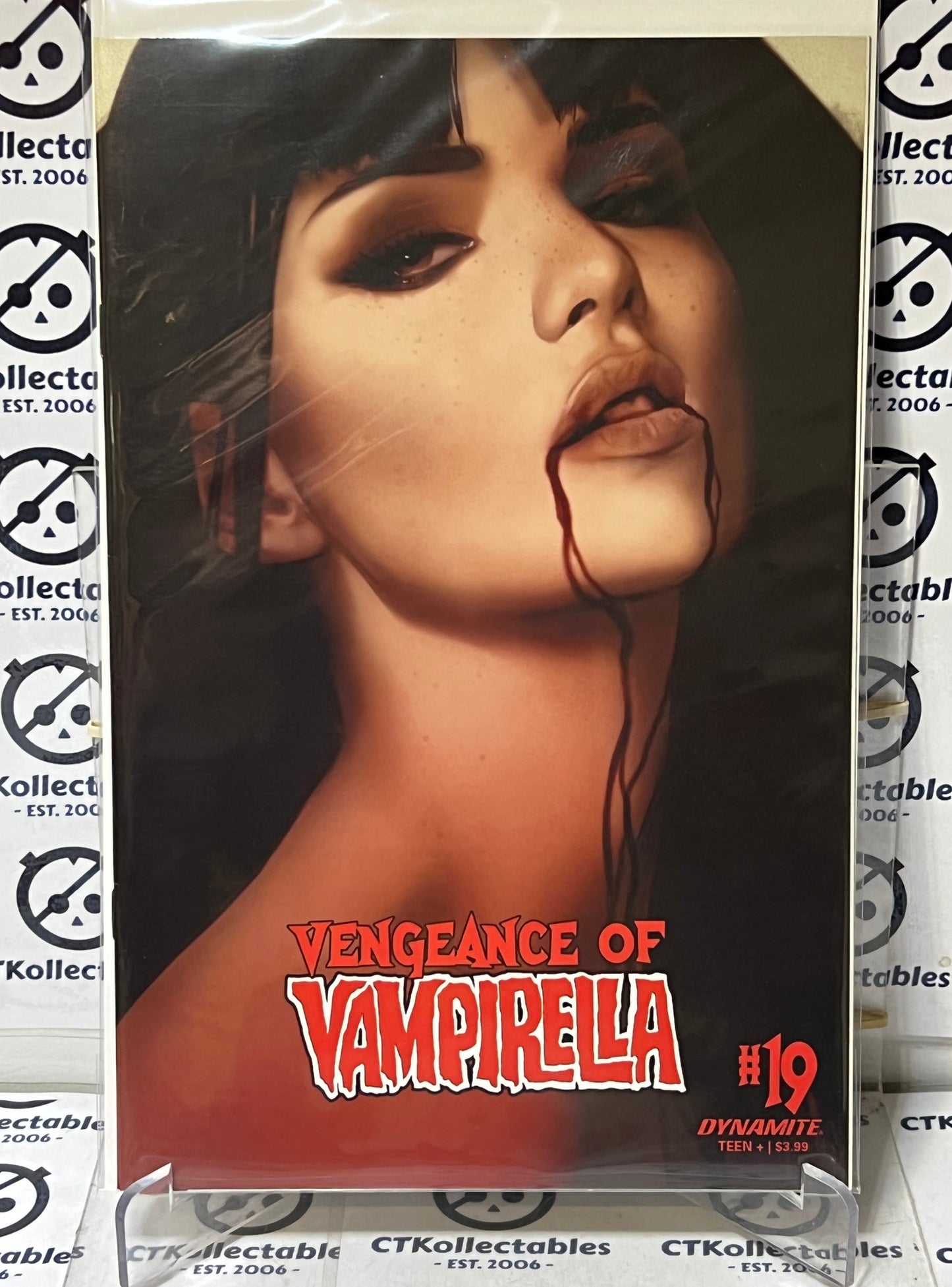 VENGEANCE OF VAMPIRELLA  # 19  OLIVER VARIANT  DYNAMITE COMICS 2021