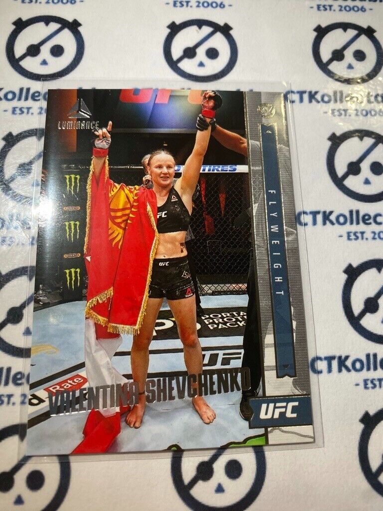 2022 UFC Panini Chronicles Luminance #151 Valentina Shevchenko