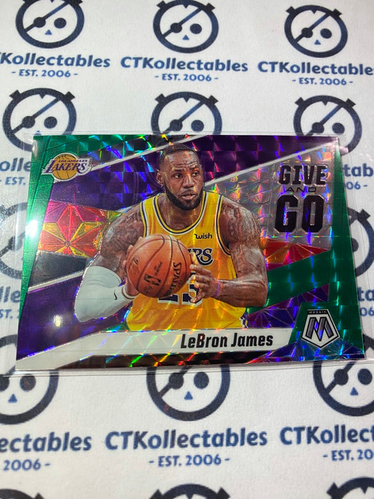 2019-20 NBA Mosaic Lebron James Give and Go Green Prizm #8 Lakers