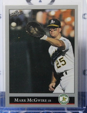 1992 LEAF MARK McGWIRE #16 OAKLAND ATHLETICS BASEBALL CARD