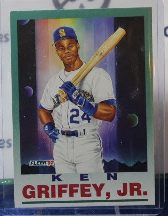 1992 FLEER  KEN GRIFFEY JR. # 709 NEXT GENERATION SEATTLE MARINERS BASEBALL