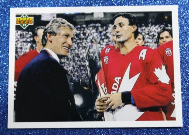 WAYNE GRETZKY # 501 UPPER DECK 1991-92  L A KINGS  NHL PAUL COFFEE