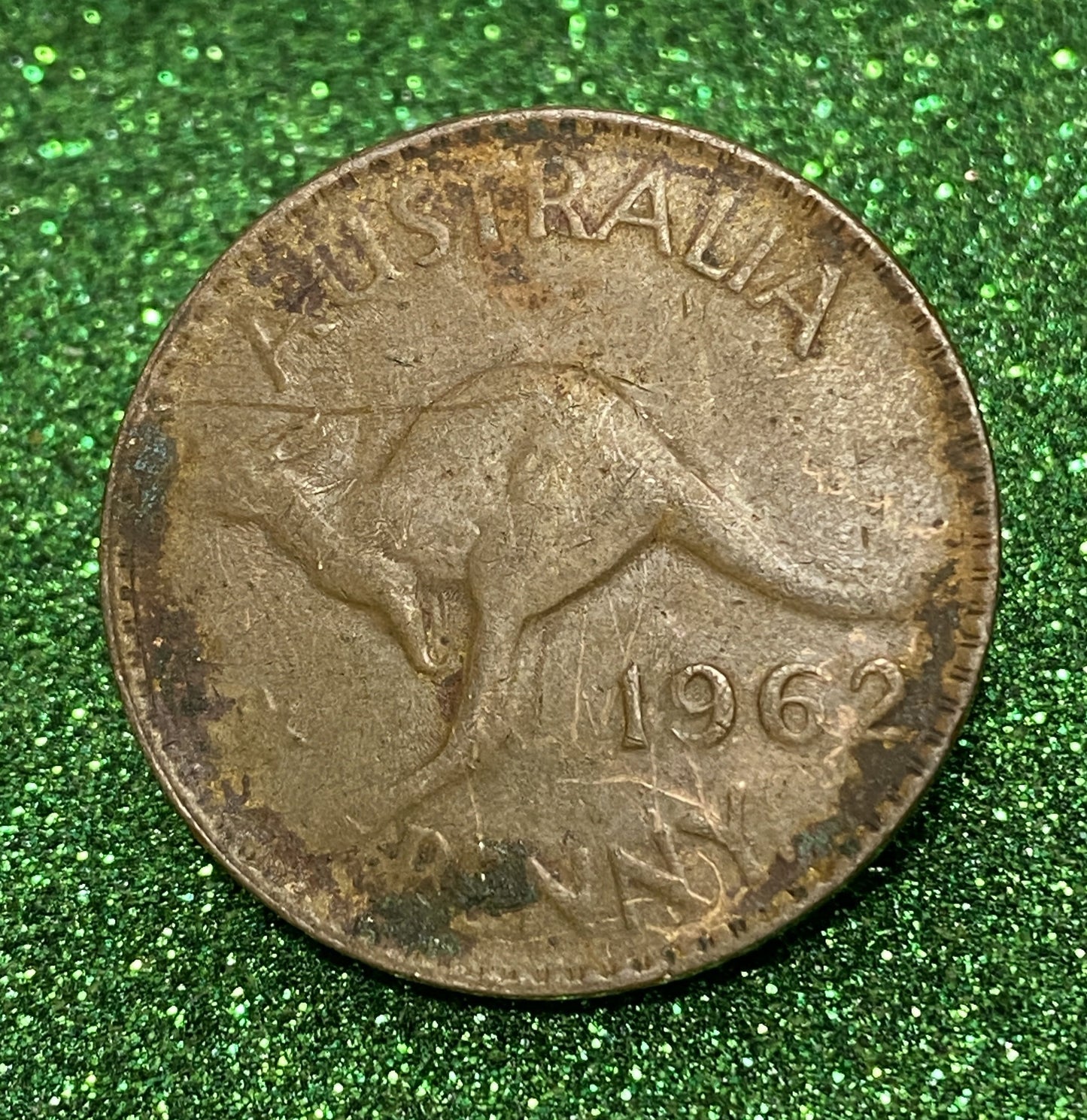 Australian 1 Cent LARGE PENNY COIN 1962  Queen Elizabeth VG/F CONDITION