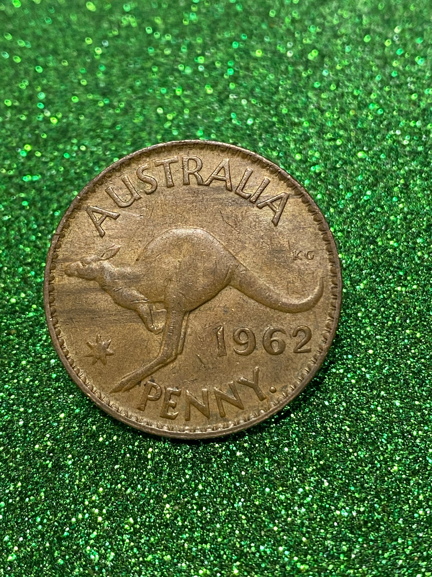 Australian 1 Cent LARGE PENNY COIN 1962 Queen Elizabeth F/VF CONDITION