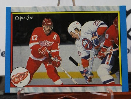 1989-90 O-PEE-CHEE FINAL STANDINGS # 302 DETROIT RED WINGS NHL HOCKEY TRADING CARD