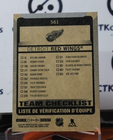 2021-22  O-PEE-CHEE TEAM CHECKLIST # 561  DETROIT RED WINGS NHL HOCKEY TRADING CARD