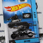 HOT WHEELS MATTEL BATMAN BAT-POD CITY WITH REMOVABLE BATMAN DC  2013 RARE